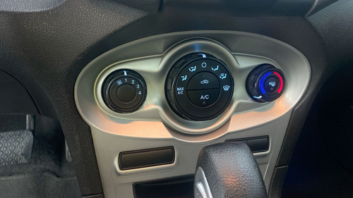 Imagen 19 de 25 de Ford Fiesta Hatchback 1.6