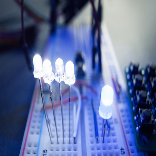 Diodo led 5mm luz blanco frio 6000k ultra brillante 3v 100mw 20ma semiconductor 20000 Mcd Demasled ID5CW