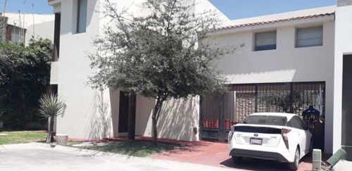 Imagen 1 de 8 de Casa En Venta En Los Viñedos