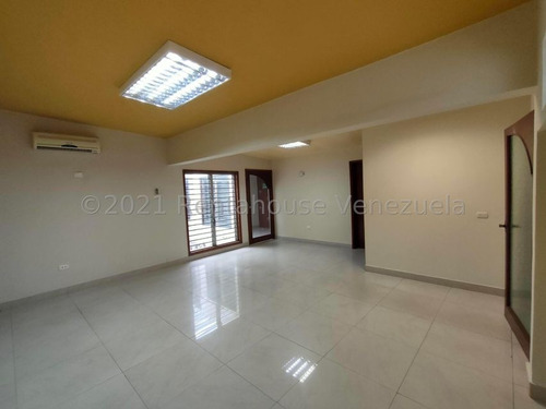 Imagen 7 de 10 de En Alquiler Impecable Casa Uso Comercial Zona Tierra Negra