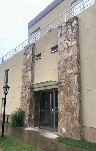 En Venta Duplex En Saravi Village A Metros De Panamericana. 3 Ambientes. Apto Crédito