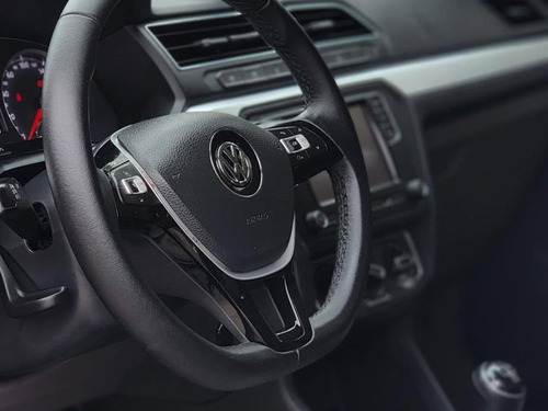 Volkswagen Voyage 1.6L HIGHLINE