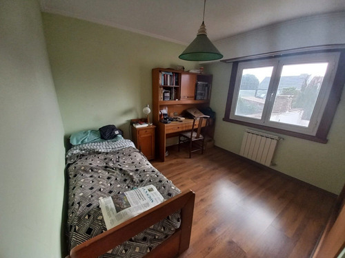 Imagen 8 de 30 de Chalet En Lo Mejor De Parque Luro