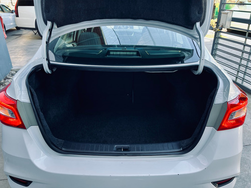 Nissan Sentra 1.8 Advance Cvt