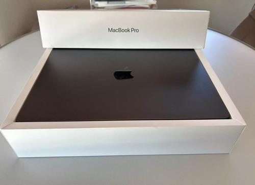 Macbook Pro M3 Pro 1tb 18gb Ram Como Nueva Negro