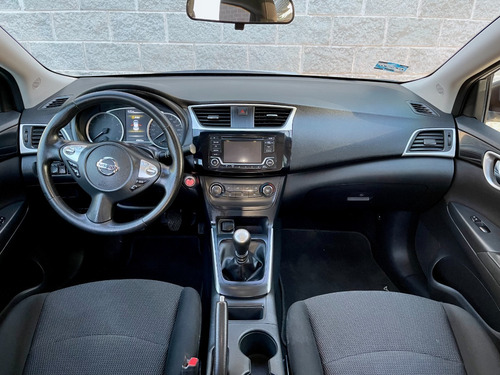 Imagen 12 de 14 de Sentra Advance 2019