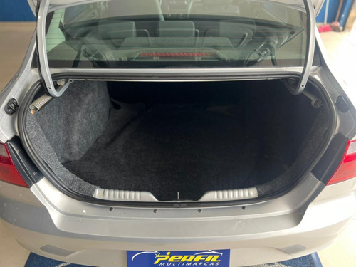 Volkswagen Voyage 1.6 MSI TOTALFLEX 4P MANUAL