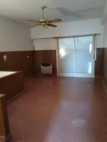 Comodoro Rivadavia 100, Bernal Oeste ¡ph De Tres Ambientes En Venta!