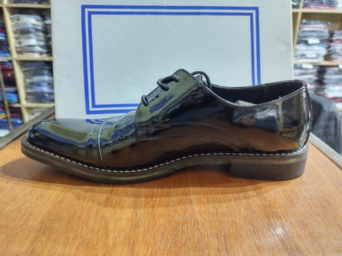 Imagen 10 de 10 de Zapato De Charol Negro Hombre