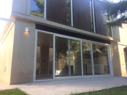 Dúplex (casa) En Venta En City Bell | 476 E/31bis Y 132 (dúplex 4)