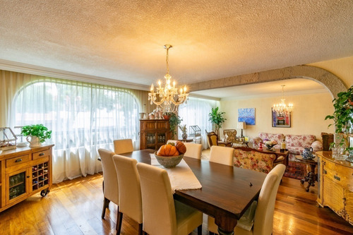 Imagen 10 de 21 de Casa En Cerrada, Con Amplio Jardín