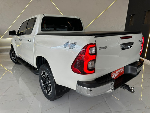 Toyota Hilux 2.8 Tdi Srx Cab. Dupla 4x4 Aut. 4p