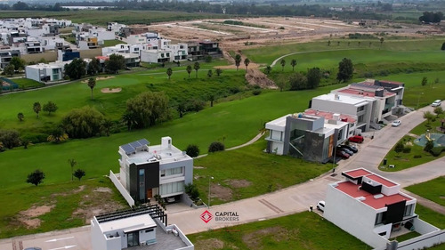 Imagen 15 de 30 de Casa En Venta En Valle Imperial Zapopan Dentro Del Campo De