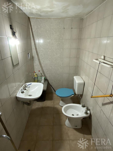 Imagen 6 de 7 de Venta De Alquiler Con Salón, Deposito, Baño Y Pequeño Fondo Libre En Wilde (27535)