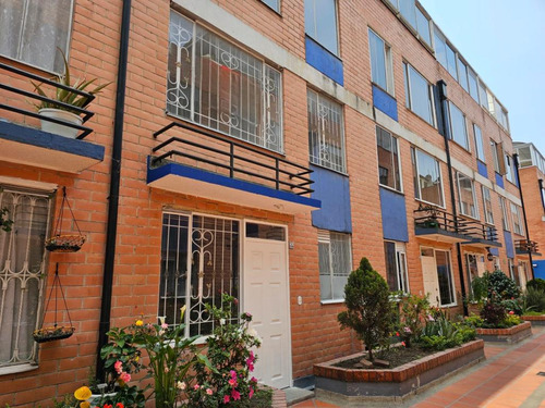 Casa En Venta En Bogotá Castilla. Cod 14213