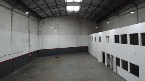 Depósito En Alquiler - Oficinas - Baños - Cocheras - 1.280mts2 - Paternal