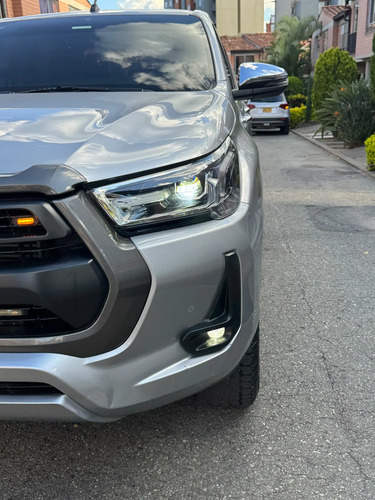Toyota Hilux 2.4 Diésel 4X4