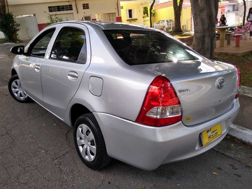 Toyota Etios Sedan X 1.5 Flex 2017 Prata Completo Oferta!!