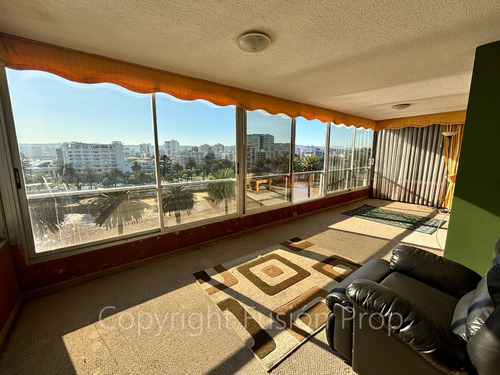 Amplia Vista En Exclusivo Edificio, Avenida Marina
