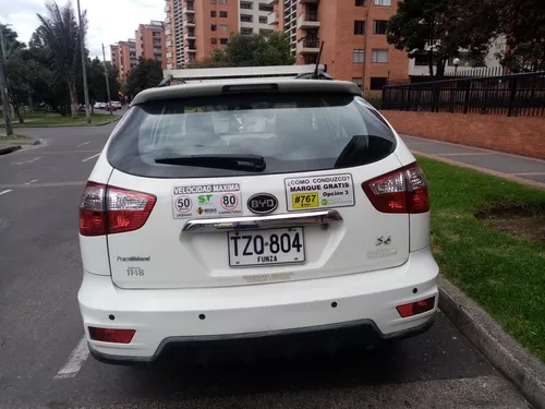Camioneta Byd S6 De Servicio Público Híbrida (gasolina/gas)