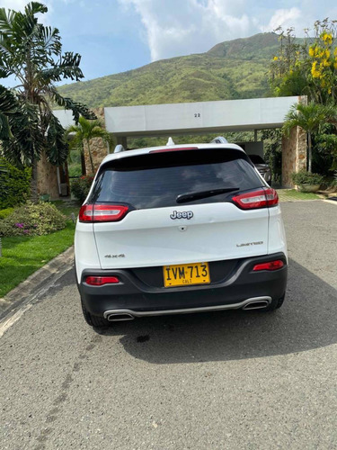 Jeep Cherokee 2015 3.2 Limited