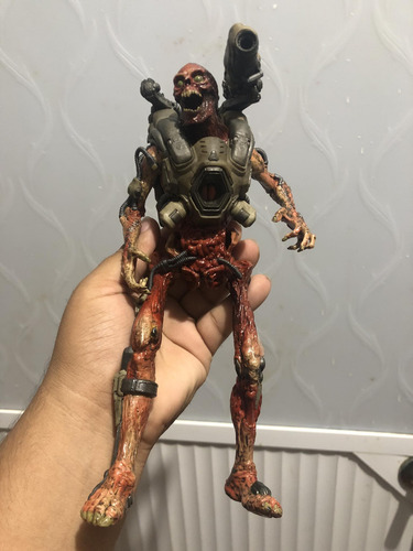 Doom Edición Coleccionista Xbox Estatuilla (detalle) (Usado)