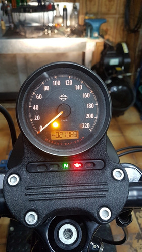 Imagem 2 de 8 de Harley Davidson 883 Iron
