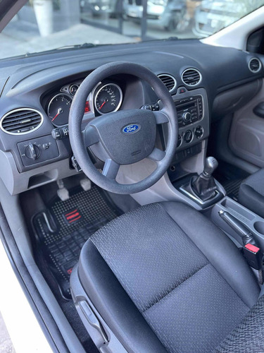 Imagen 9 de 11 de Ford Focus Ii 1.6 Exe Sedan Style Sigma 2013