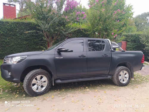 Toyota Hilux 2.8 Cd Srv 177cv 4x4 2017