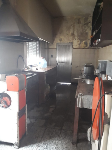 Imagen 10 de 30 de Local Comercial + Depósito En Venta Berazategui Oeste