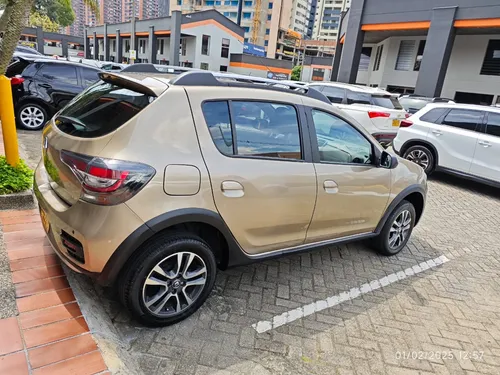 Renault Stepway 1.6 Intense Automática