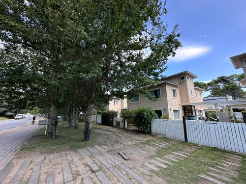 Venta De Triplex Ubicado En Complejo Tridente Pinamar