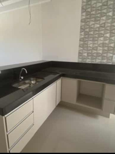 Apartamento 2 Dormitorios Com Suite