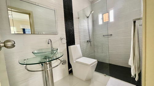 Imagen 5 de 15 de Casa En Venta En Altos De Arroyo Hondo, Arroyo Hondo, Cercano Embajada Americana, Ciudad Real, Avenida Republica De Colombia, Don Honorio, Villa Claudia, Av Jacobo Majluta,carmen Maria, Santo Domingo