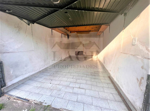Venta Cochera Fija Cubierta Y Baulera Villa Martelli