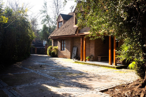 Casa En Arriendo De 3 Dorm. En Lo Barnechea