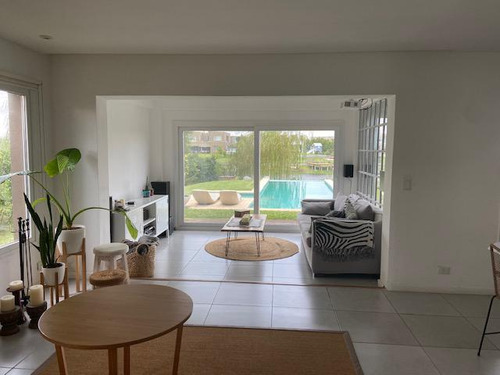 Casa En Venta A La Laguna-villanueva- Barrio San Rafael
