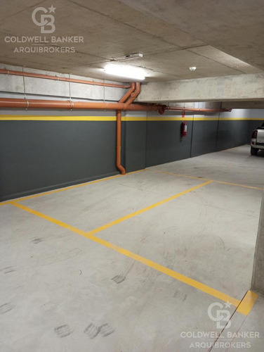 Apartamento De 2 Dormitorios En Alquiler En Centro