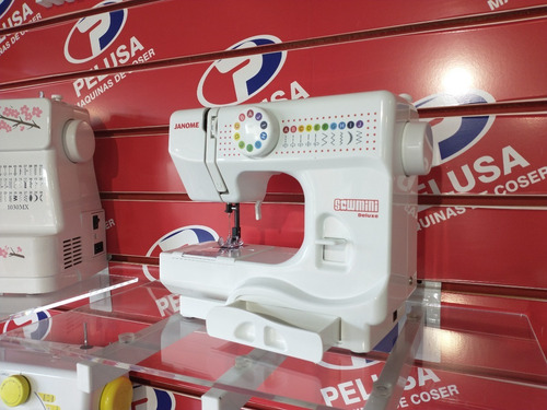 Imagen 5 de 8 de Janome Sew Mini Deluxe La Mejor De Las Compactas