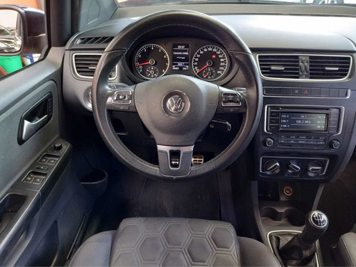Imagem 14 de 15 de Volkswagen Fox 2014 1.6 Vht Seleção Total Flex 5p