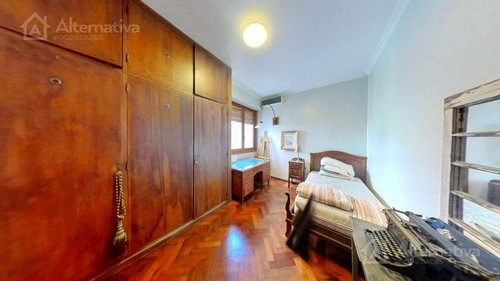 Venta De Departamento En Belgrano R De 5 Ambientes.
