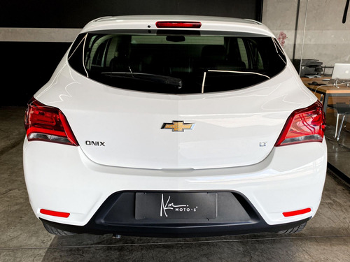 Chevrolet Onix 1.0 MPFI LT 8V FLEX 4P MANUAL