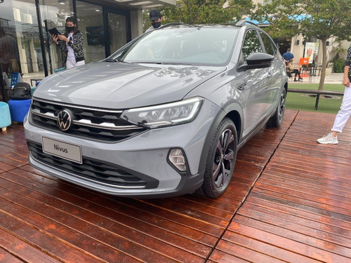 Volkswagen Nivus Higline Hero
