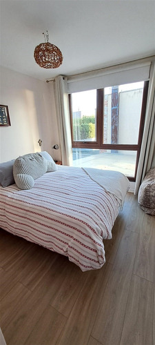 Casa En Arriendo De 4 Dorm. En Lomas De Montemar Concón