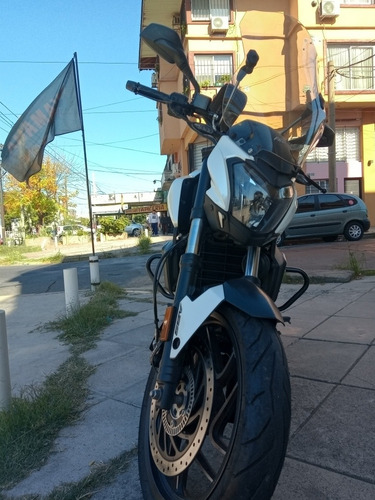 Imagen 3 de 10 de Bajaj Dominar 400
