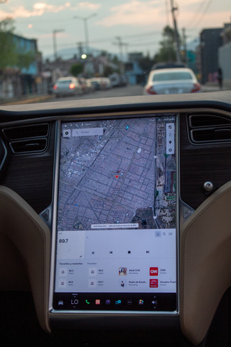 Tesla X90d 2016