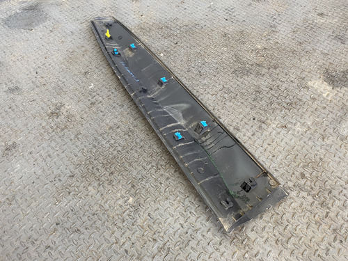 Vista Ext Puerta Delantera Izq Chevrolet Tracker Mod 21-23 (Usado)