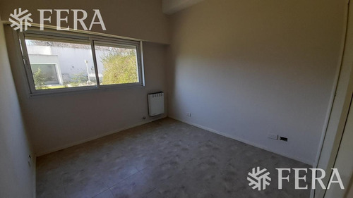Imagen 3 de 25 de Venta De Departamento 2 Ambientes Con Patio En Wilde (22275)