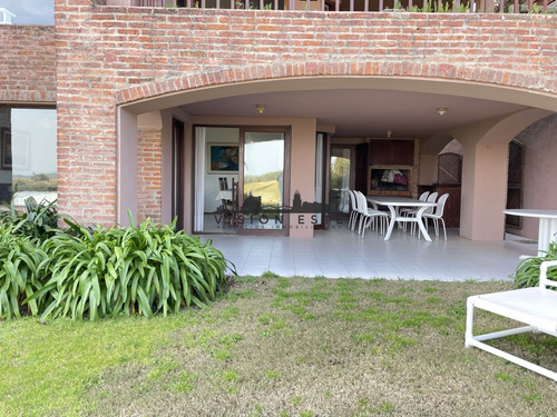 Apartamento En Venta En Manantiales, Primera Linea 3 Dormitorios