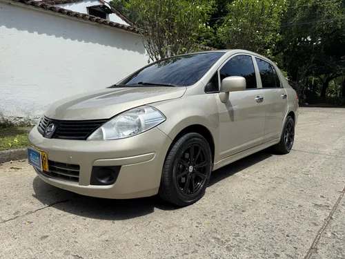 Nissan Tiida Mío Automático Cuero 2012